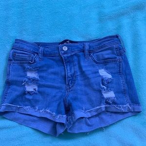 Hollister Mid Rise Shorts 3”
